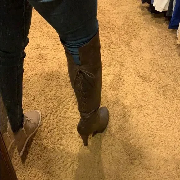 RARE Stuart Weitzman Lace Up Boots! - Picture 8 of 8